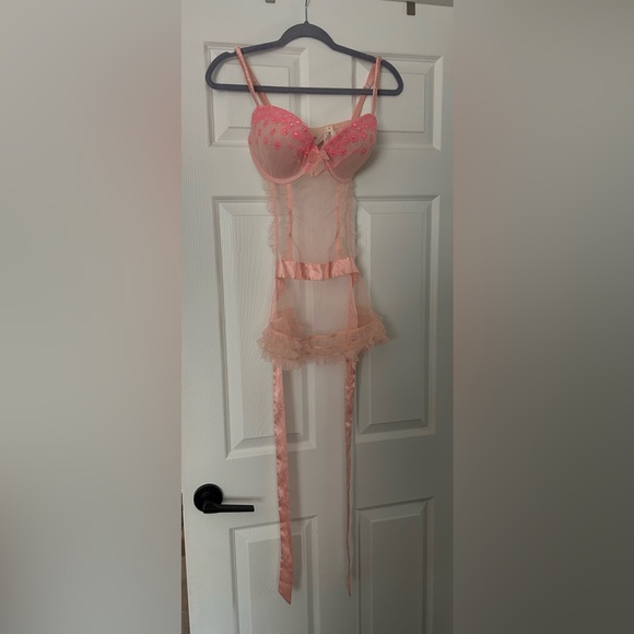 Victoria's Secret Other - NWT Vintage 2012 Victoria’s Secret Lingerie Bra Skirt Size 36D